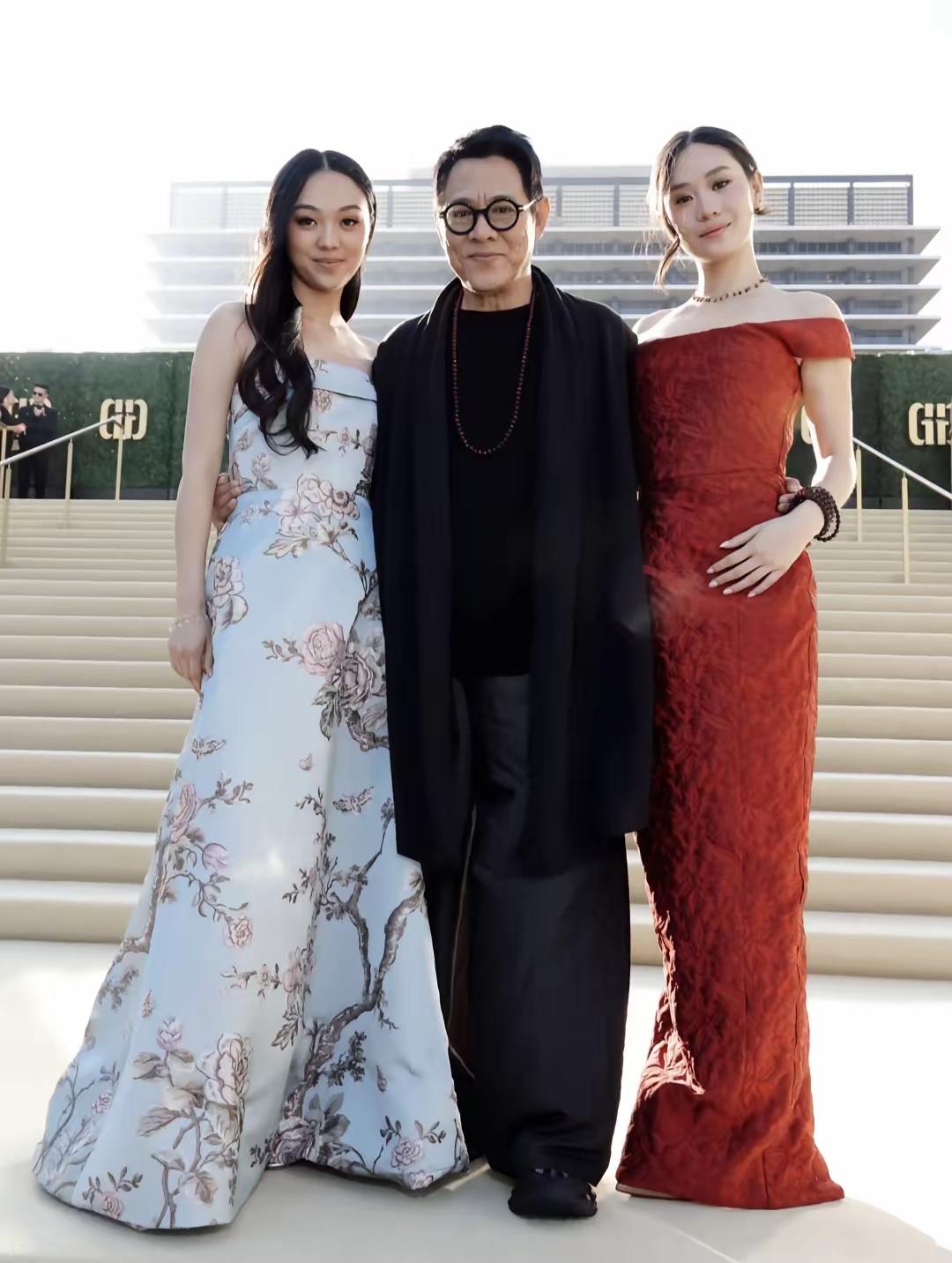前妻生的漂亮，你觉的前妻和现任那位生的孩子好看？