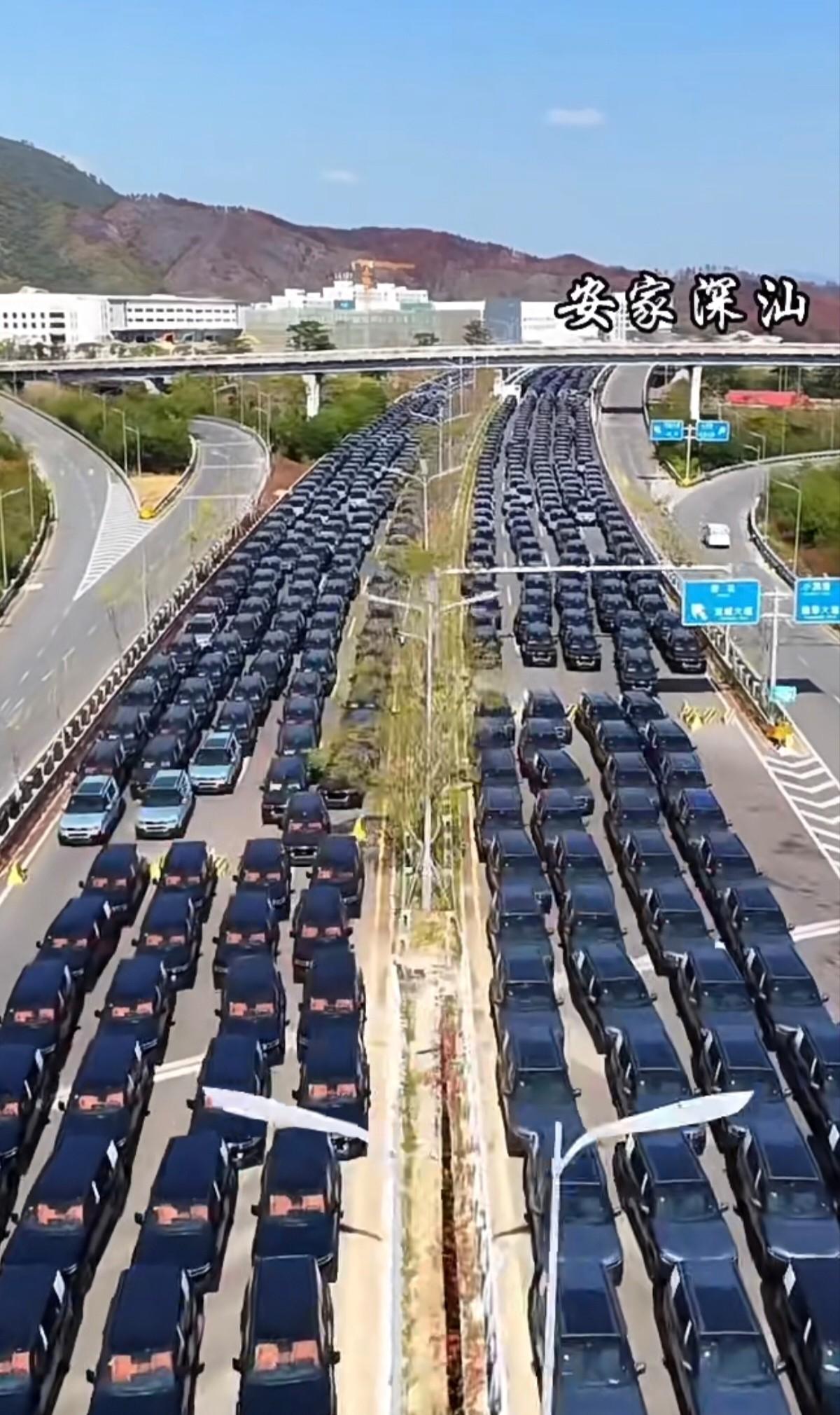 我发现，方程豹豹7这车卖爆了，但我琢磨着，它火起来不是因为大家突然都想去越野了，