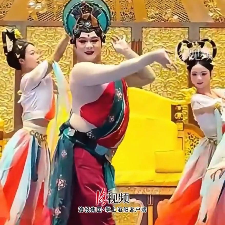 洛阳文旅估计都偷着乐，谁能想到“胖飞天”一飞冲天，直接把应天门送上热搜，成了