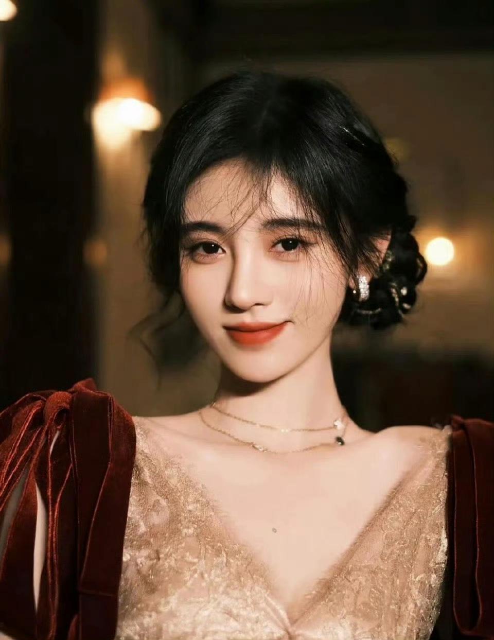 陪酒、压榨、天价违约金？和鞠婧祎闹官司的丝芭传媒到底是什么来头？丝芭传媒完全照