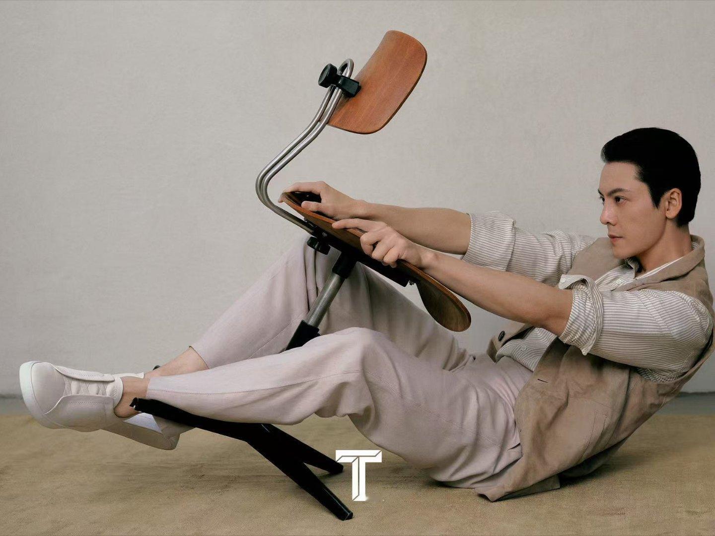 谁给陈伟霆搞的发型陈伟霆熟男感发型师今天必须加鸡腿🍗这个造型真的太绝了，完全就