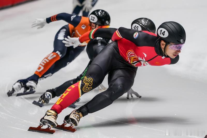 新年第一个好运短道队6人锁定冬奥资格中国短道速滑队通过世巡赛锁定了10个冬奥会满