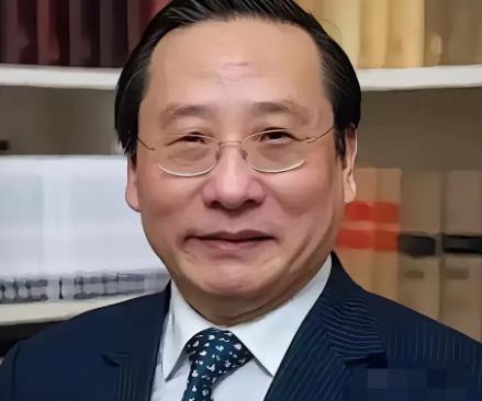 美国学者质问高志凯教授，中国不断的发展新的武器装备已经严重的影响到中国周边国家的