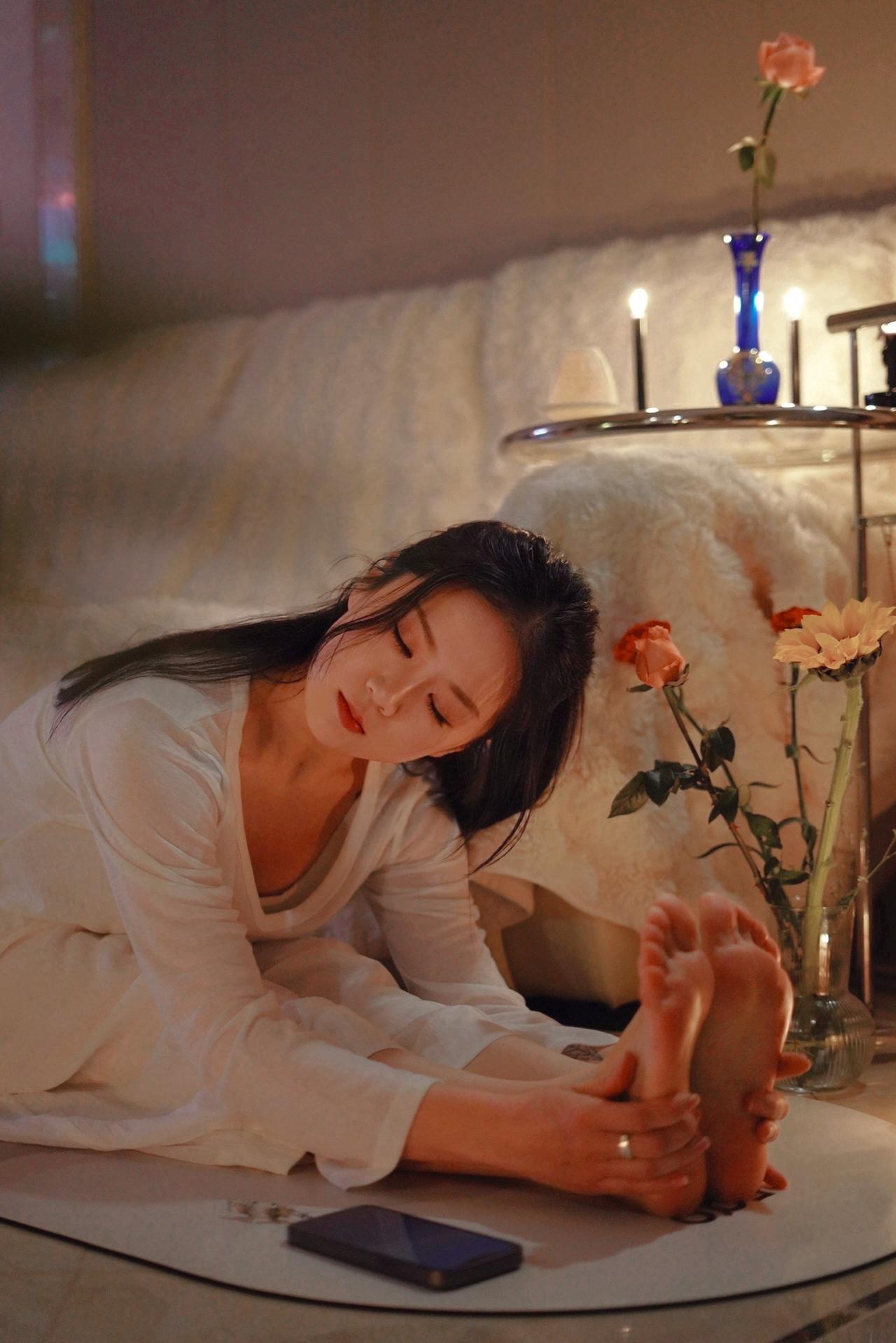 生命以负熵为食。爱瑜伽的小姐姐瑜伽拍照体式