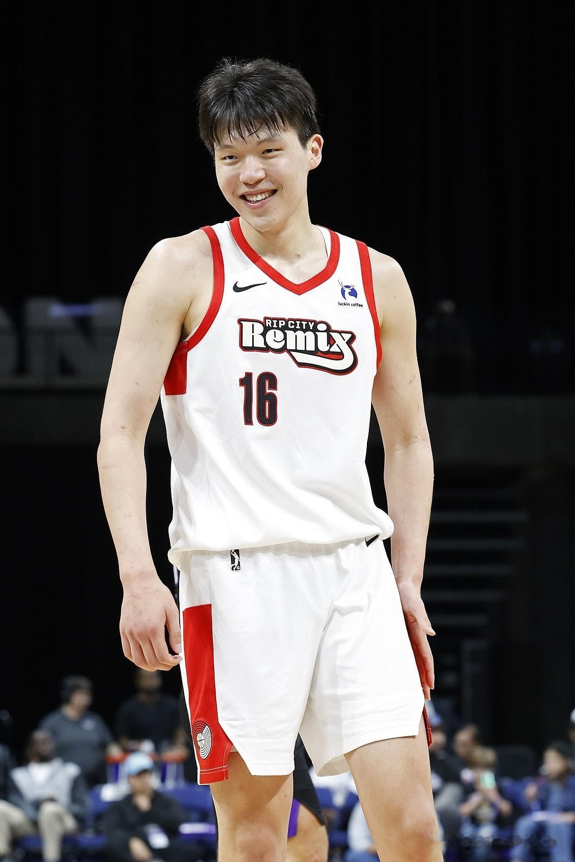 中国男篮要想进入世界杯，下一阶段的比赛，如果王俊杰和杨瀚森都不能参加，必须把周琦