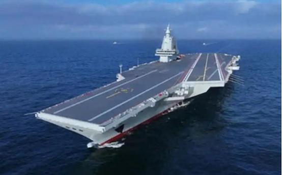 超1万人阵亡，138艘战舰会被击沉？美媒：台海开战解放军伤亡惨重。解放军战机俯瞰