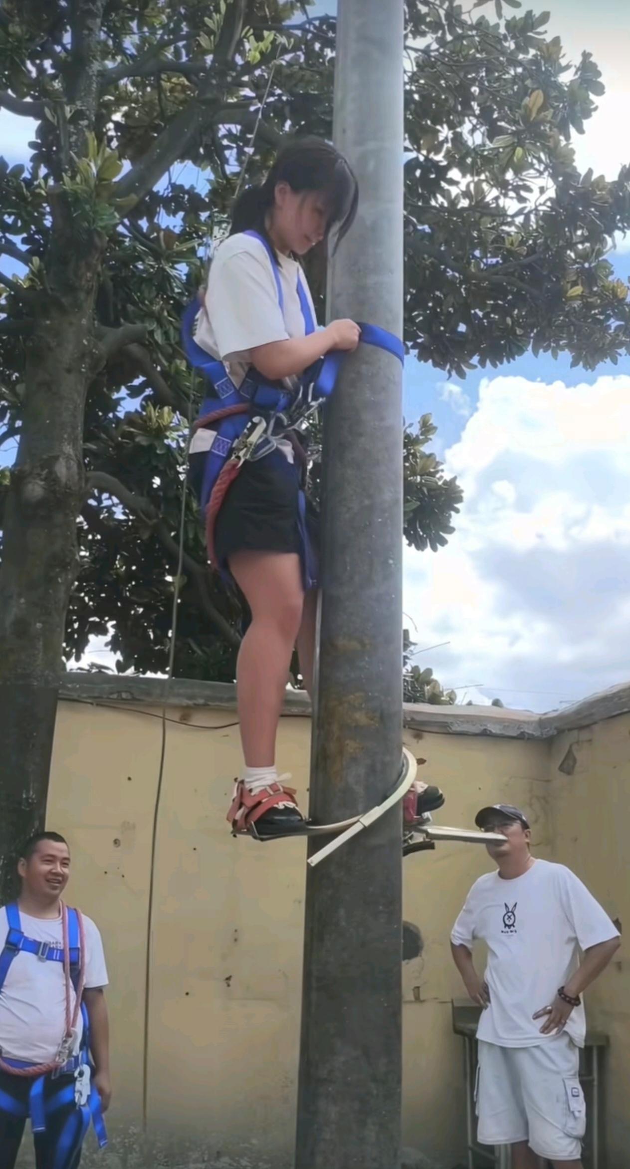 电气工程及其自动化的爬电线杆！来看看大家怎么说：1、这年头，如果能正式进国