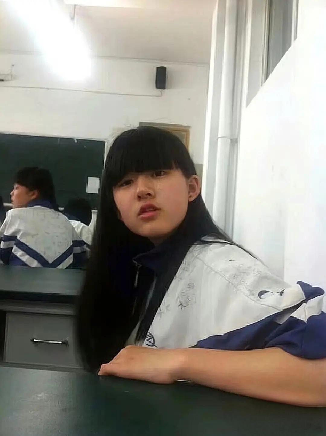 原来虞书欣和赵露思是同一个时期的，风格差距也太大了