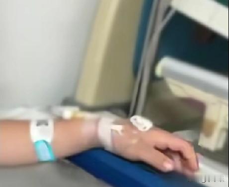 10月29日，山东泰安宁阳县磁窖镇一4岁男童，因为肚子疼，当天15点20分左右在