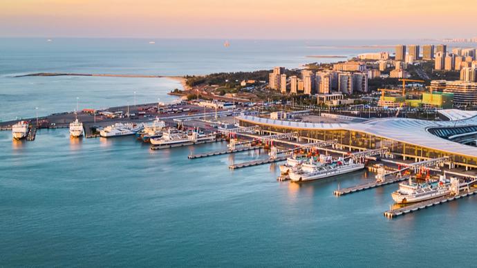 海南封关，越南害怕了。 12月18号海南正式封关，越南坐不住了，中国摸着石头