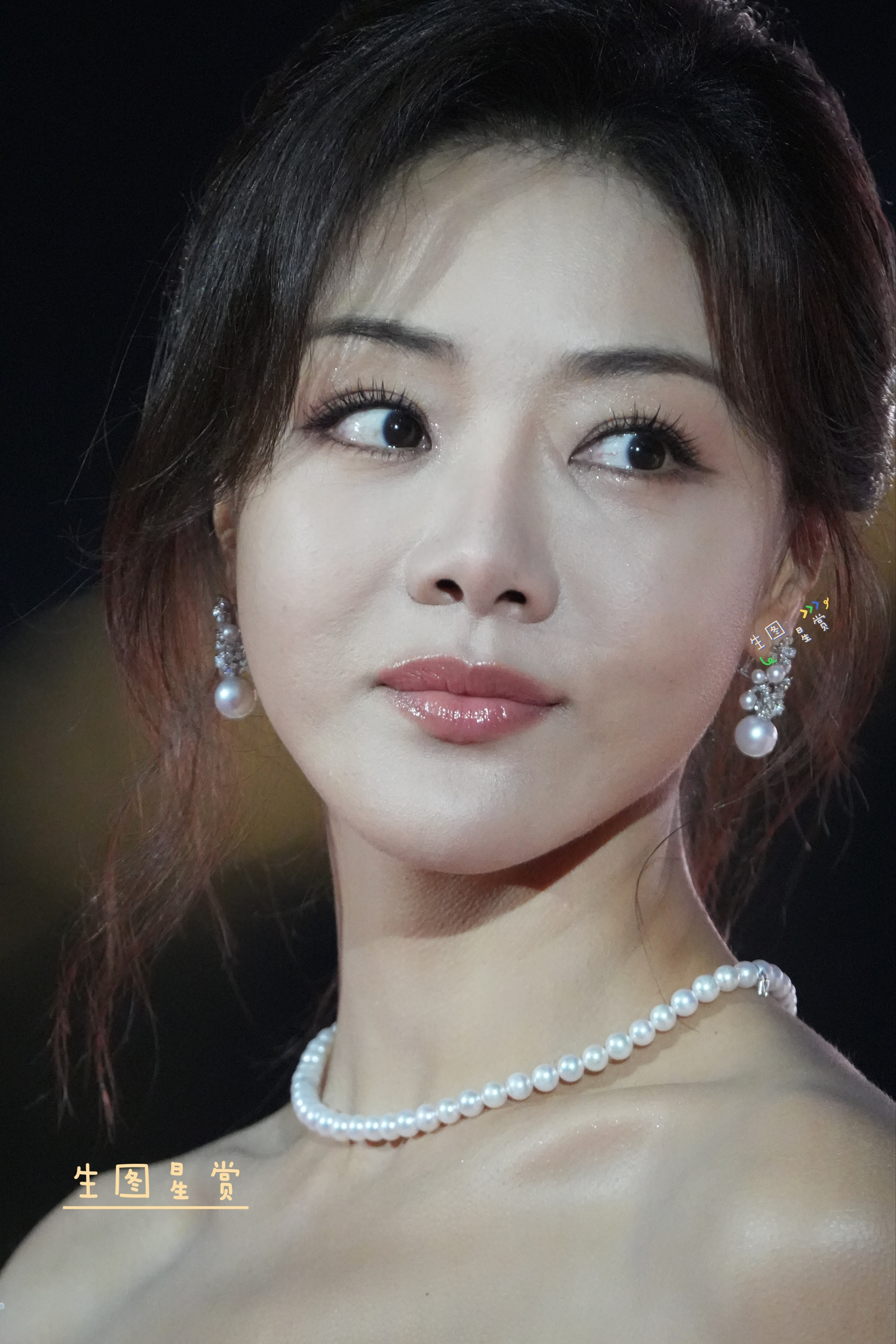 邓家佳×文荣奖红毯逆生长的小姨妈，越美越年轻横店影视节邓家佳​