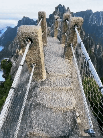 蜀道难，难于上青天。