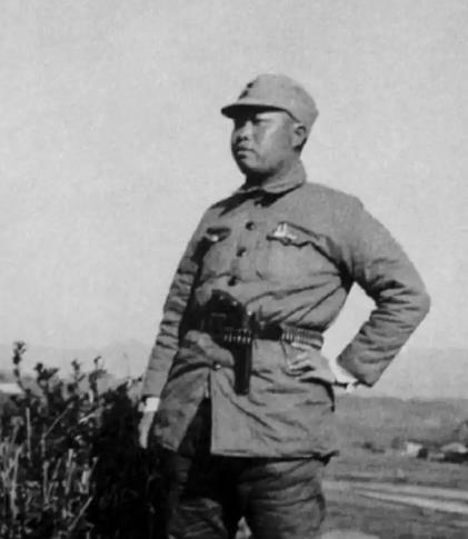 1927年，一位地主买了50支手枪和2000斤炸药，支持儿子革命，结果却惨遭灭门
