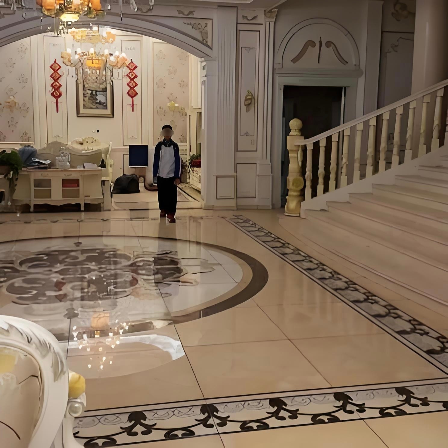 终于知道为什么要强制穿校服了