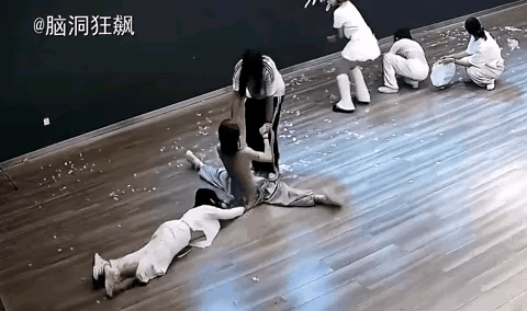 万万没想到，劈叉还有这样的功能！劈叉照