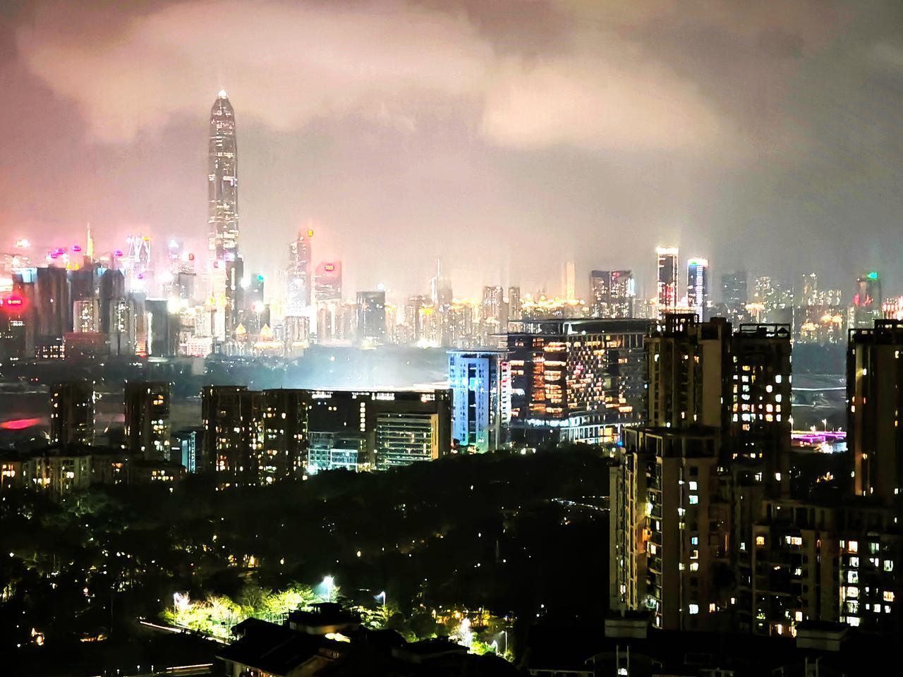 深圳市香蜜湖，2026年APEC会议举办地，现在已经成为深圳最繁忙的工地。从上个