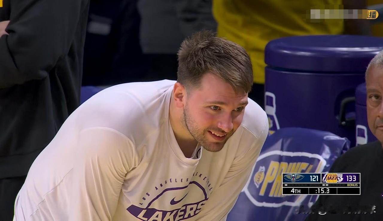 湖人双星东契奇和里弗斯真是惺惺相惜！在今天湖人主场以133：121击败鹈鹕的赛后