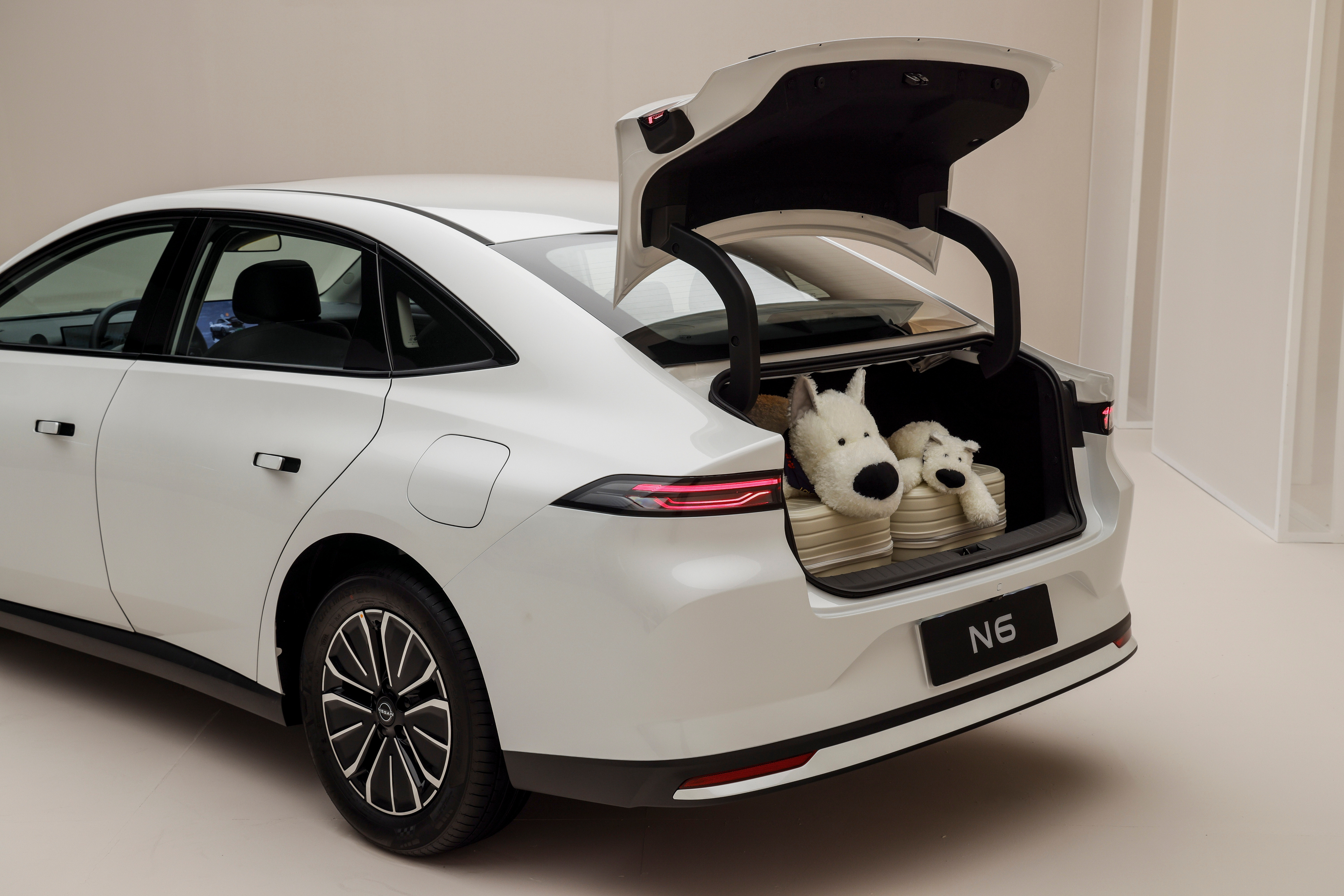 东风日产N6可以到店体验了，我第一次看这车的时候都没想到，居然会定一个10.99