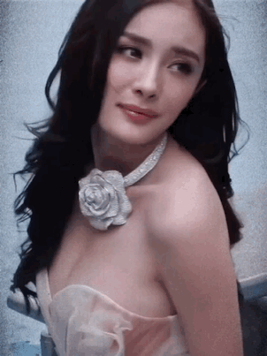 当时的大杨幂体态好挺拔，腋下管理也相当到位！女明星如何管理腋下?杨幂杨幂体面感