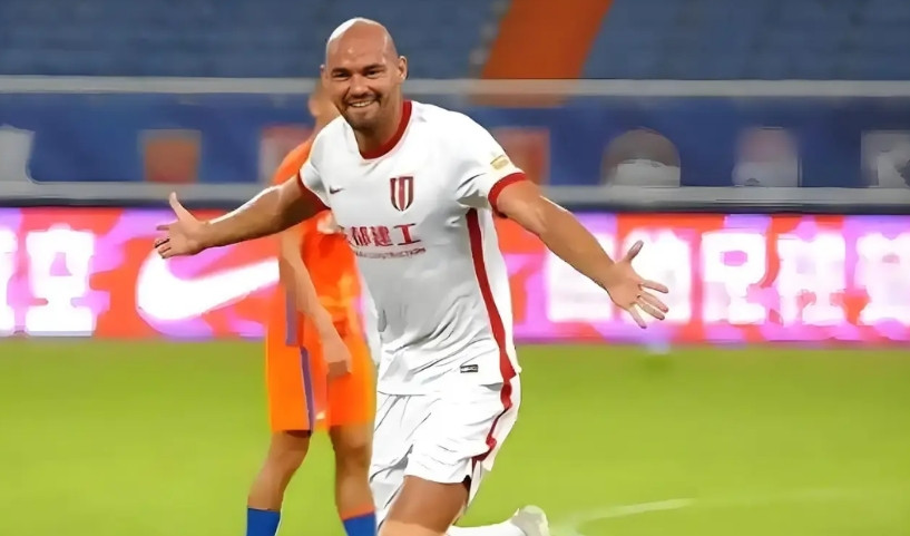 如果你分析中超联赛射手榜前10名，日本的J1联赛射手榜前10名和韩国的k1联赛射