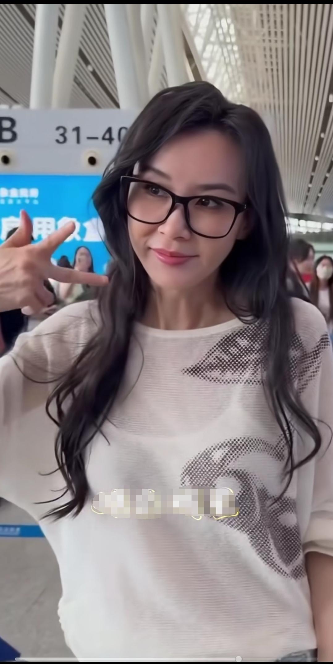 萧蔷，60的人了，散发着少女的气息，真是太让人羡慕了。