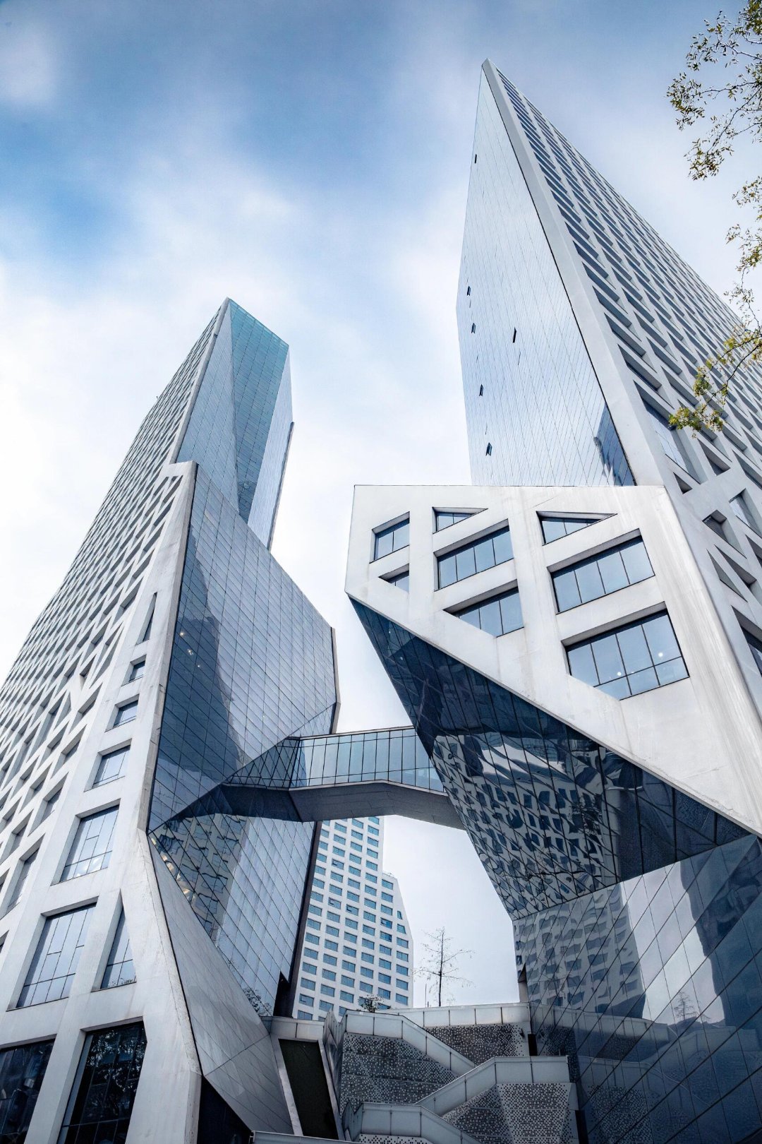 建筑设计成都必打卡建筑——成都来福士广场🏙️建筑简介：成都来福士广场，一座融汇