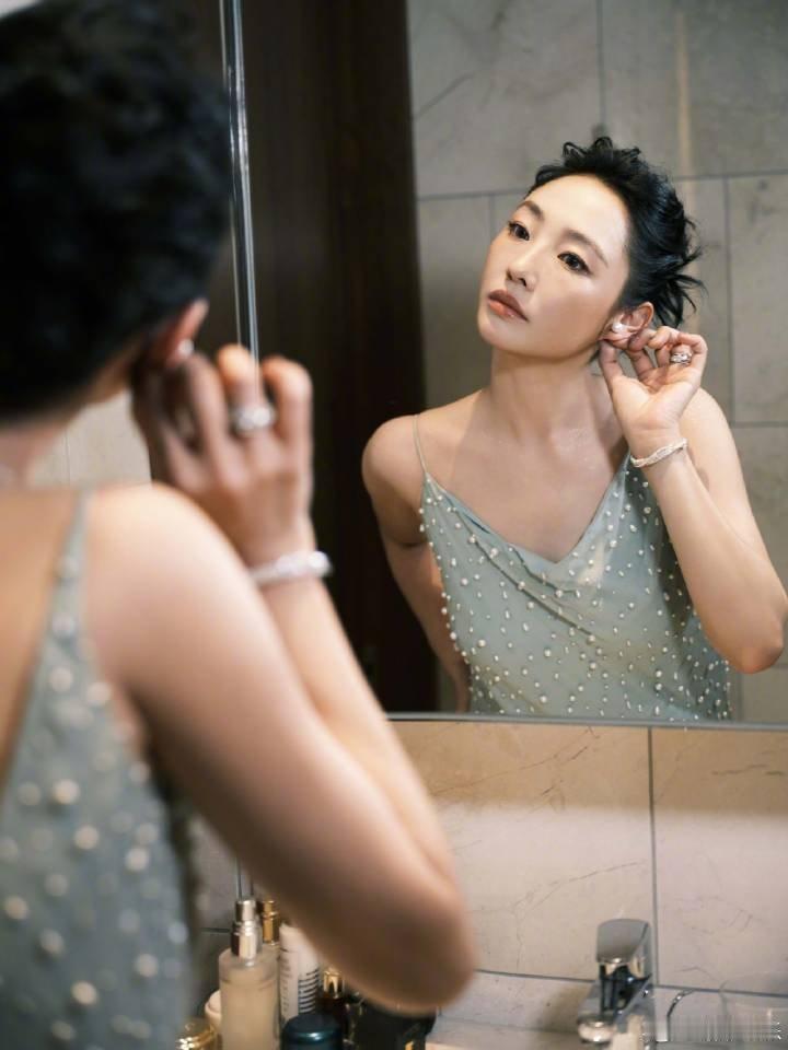 白百何工作室又一次晒时间线自证，但被他拉下水的王传君和其他主创的负面影响，谁来负