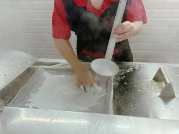 味道一般般吧，感觉输过路边摊