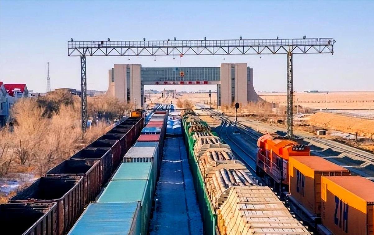 蒙古若投北约，12小时到会场只因中俄拦路？98%外贸命脉已给出答案