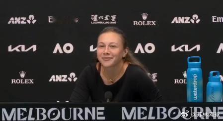 阿尼西莫娃表示，阿丽娜·萨巴伦卡成为世界第一打破了界限，因为她展示了网球运动员也