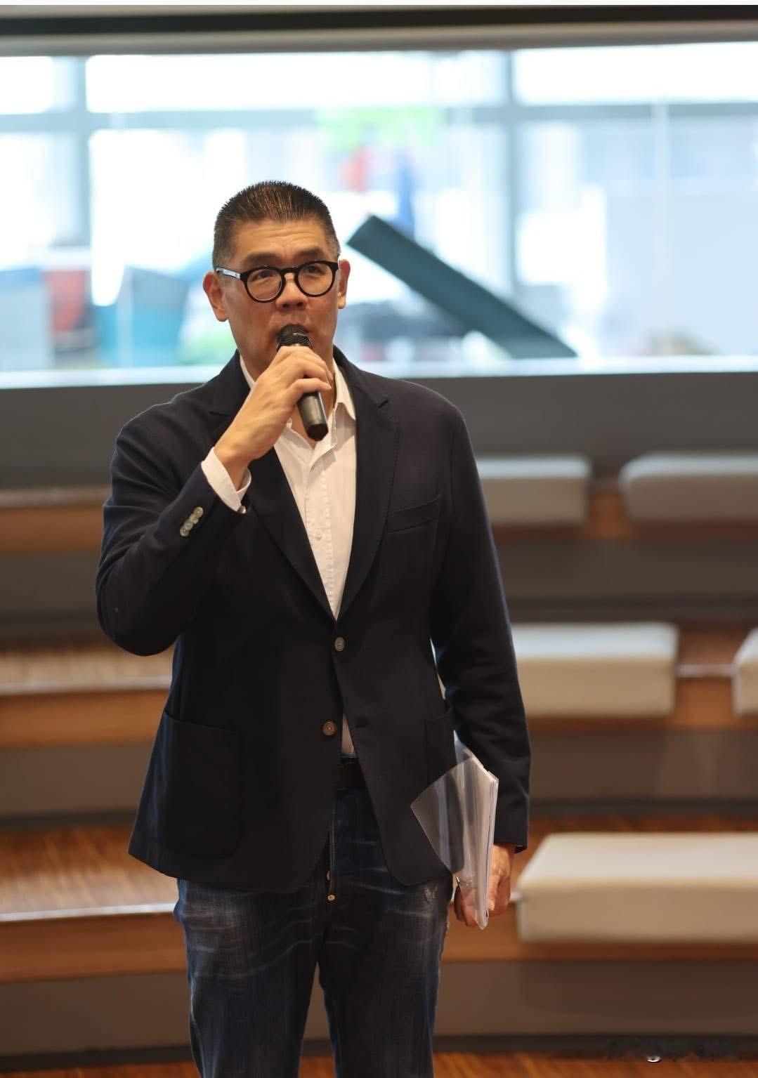 国民党前副主席连胜文今（22日）在脸书发文表示，对一个曾经的癌症患者而言，看到有