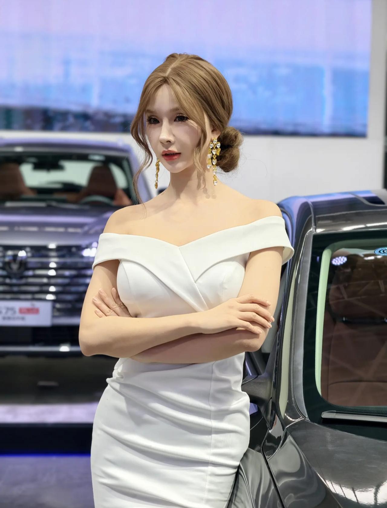 车模小姐姐靓照赏析车模手机摄影