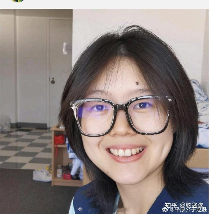 图1，出国前的样子图2，到了美国的样子结论：……………………你说​​​