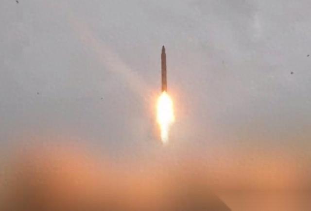 14马赫“死神”撕裂铁桶防线！伊朗反手暴击，美以霸权梦碎一地，局势彻底失控