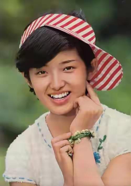 美图欣赏：山口百惠