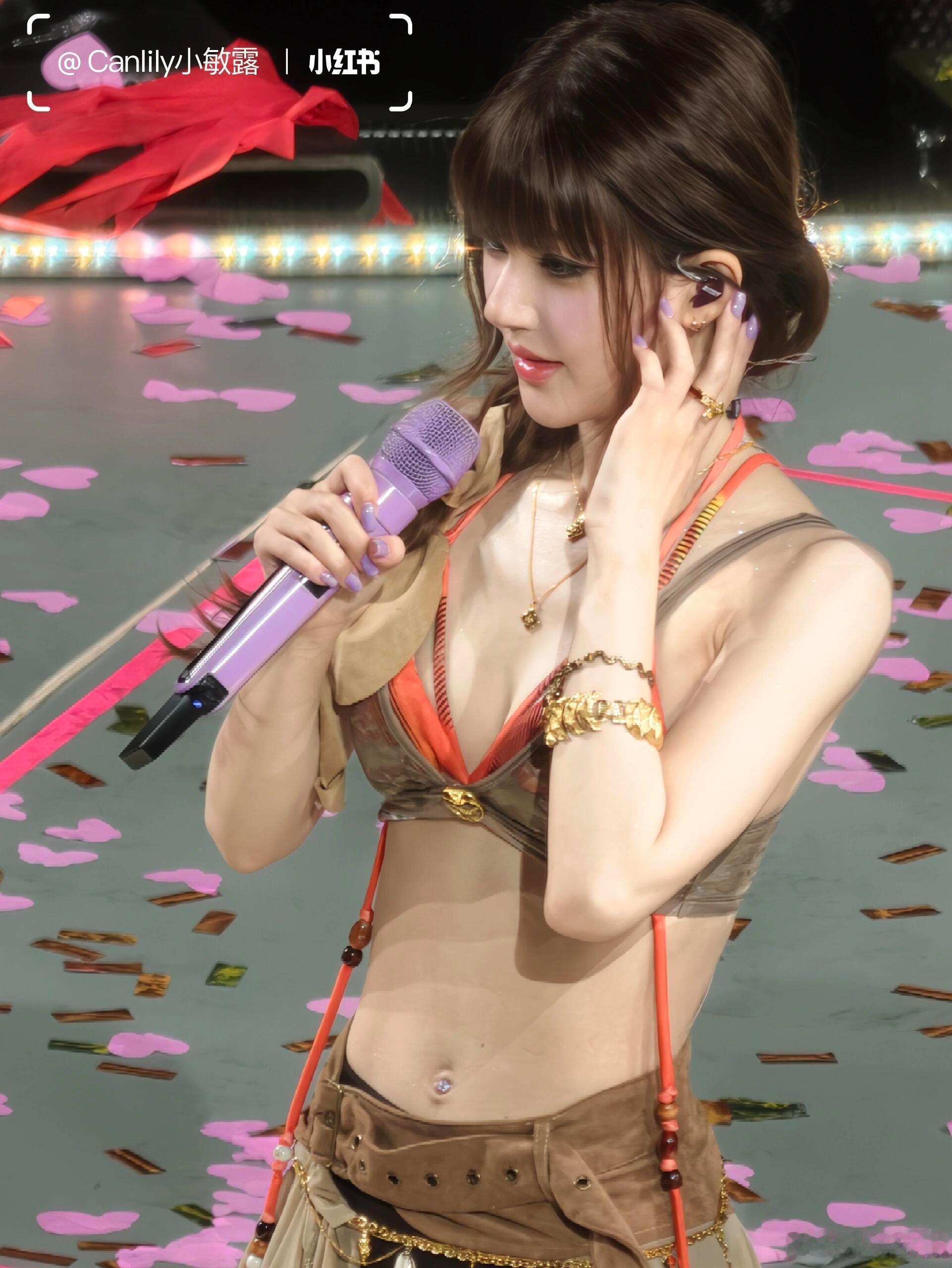 赵露思澳门演唱会舞台镜头下的露思，拍的好美