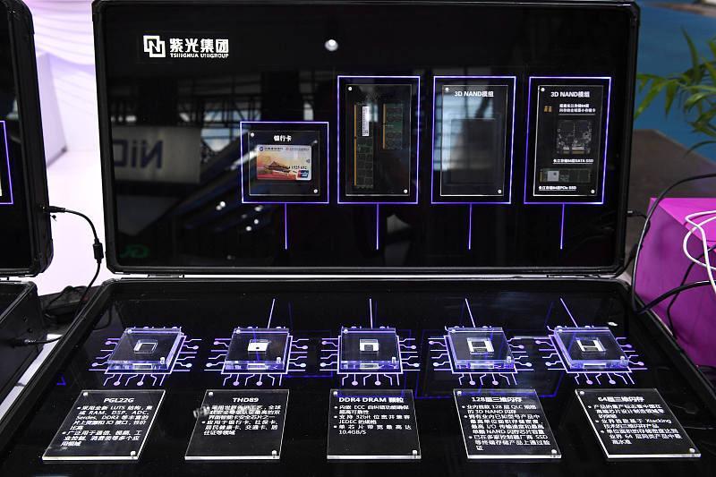 最近刷到内存涨价的消息，说三星、美光都上调了DRAM合约报价，机构甚至判断这轮内