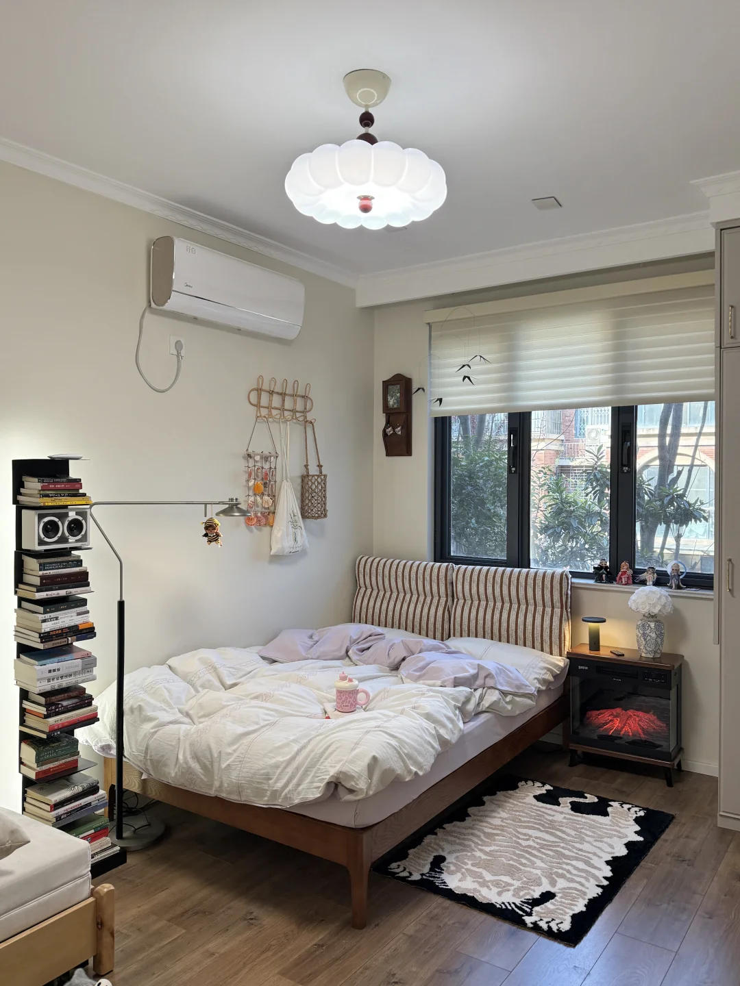 真的有被我的这个复古实木床惊艳到‼️