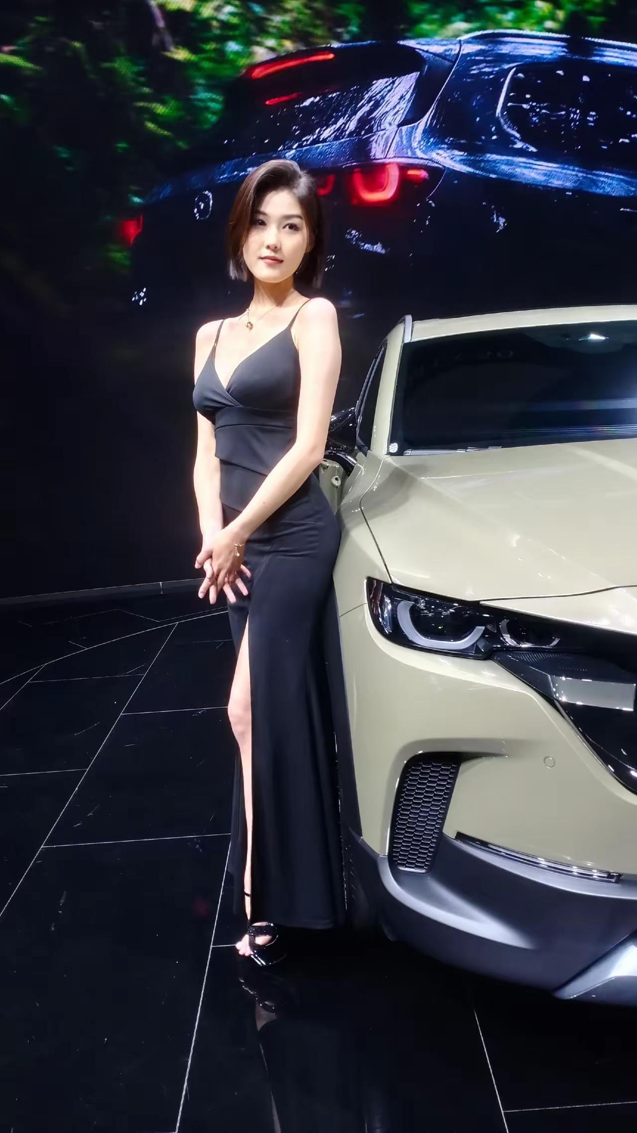 车模小姐姐