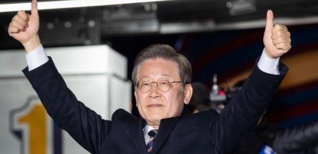 李在明可能是韩国历史上最厉害的总统之一，因为他亲手终结了韩总统的“心腹大患”，韩