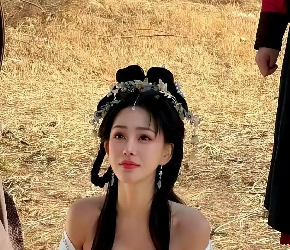 微短剧的风向彻底变了，过去让你一夜暴富的流量，现在成了催命符。从6月1号开始，