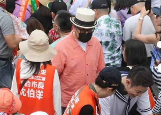 蔡康永参加沈伯洋活动后既没有“硬刚”，也没有公开道歉，他的沉默更像是在观风向。那