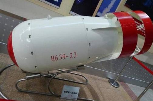 理论上来说，氢弹的威力确实上不封顶，但是核武器有个不成文的规定：扔不到对方头上去