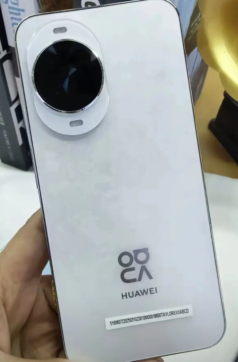 华为“太马虎”，nova14这个后摄设计真的出奇的丑，但凡只做一个圆形小圈也好吧