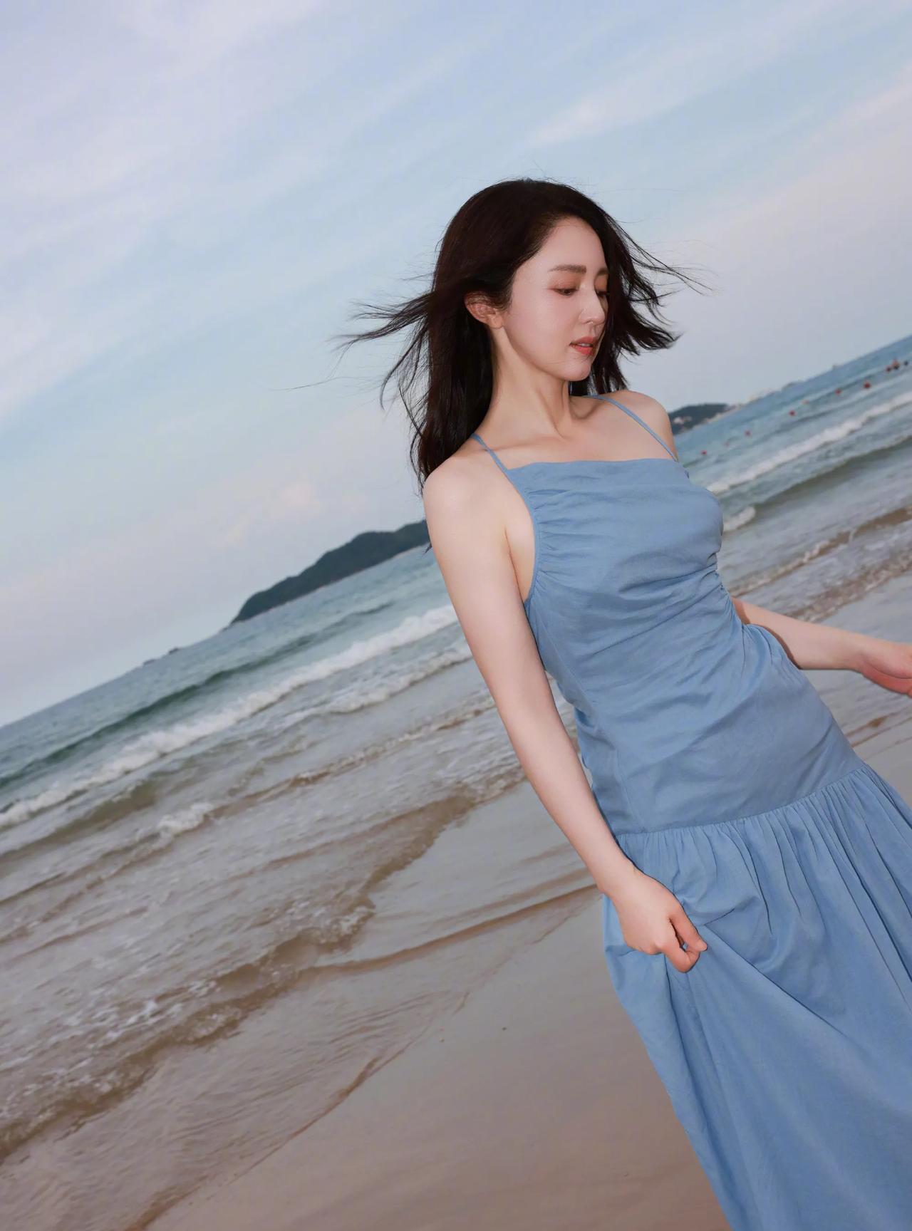 她和佟丽娅是好闺蜜，长得也非常像，和佟丽娅都离婚了，却同人不同命！佟丽娅的前夫依