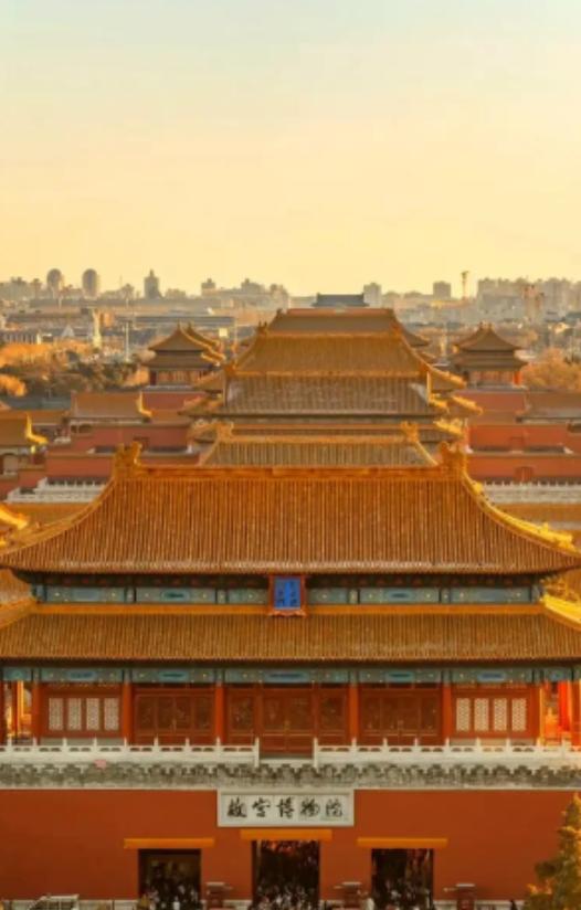 故宫缺钱到了什么地步，似乎永远入不敷出？故宫每年门票收入近8亿，文创收入大约15