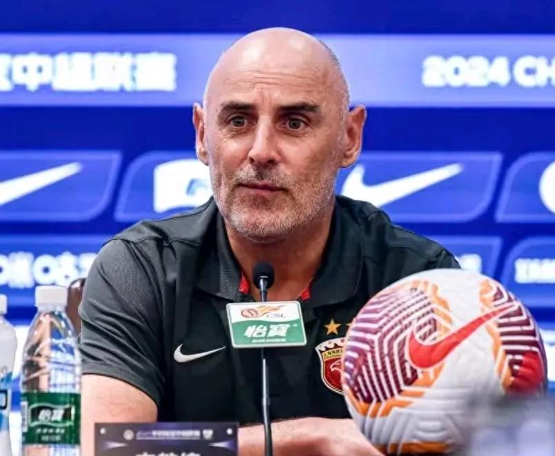 说到底，现在的海港就是还没有走出奥斯卡离开之后的体系转型期。奥斯卡在的时候，因