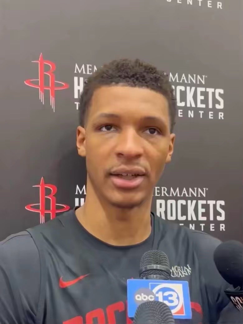 杜兰特真够惨的。火箭球员小贾巴里-史密斯接受采访时谈到杜兰特，他说：“湖人想锁死