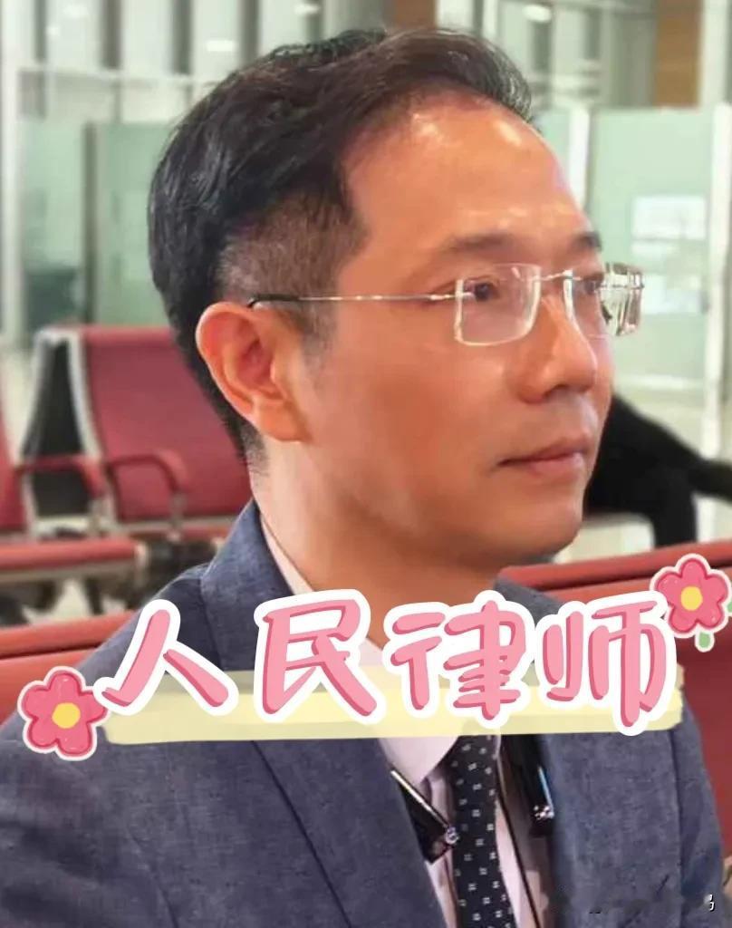 今天李圣十点到场对庭审记录签字。整整间隔了近一个月。是不是庭审结束就应签字？毕竟