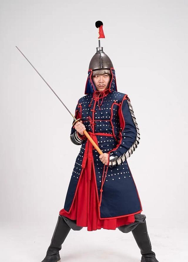 唐后期已经不是一个正常的政权了。把他当做神圣罗马帝国的东方版就可以了，给帝国皇帝